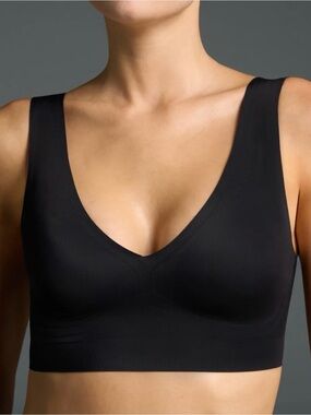 NWT Eby Wireless V-Neck Comfort Bra - Black